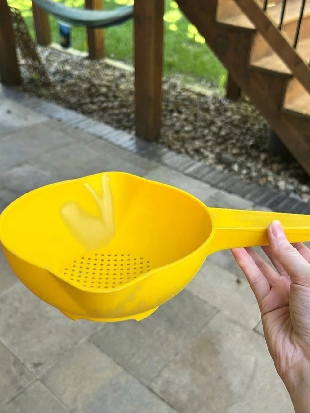 Vintage Tupperware Yellow 1 quart Kitchen Colander Strainer W/Handle
